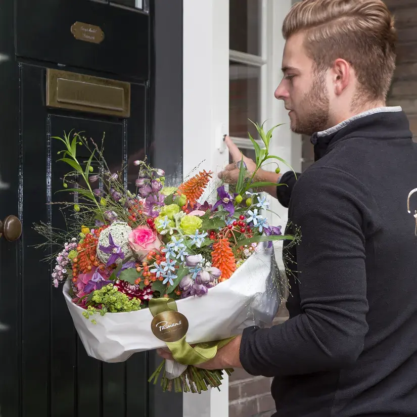 Boeket bloemen vers bezorgd door Pasmans Bloemen in Son en Beugel