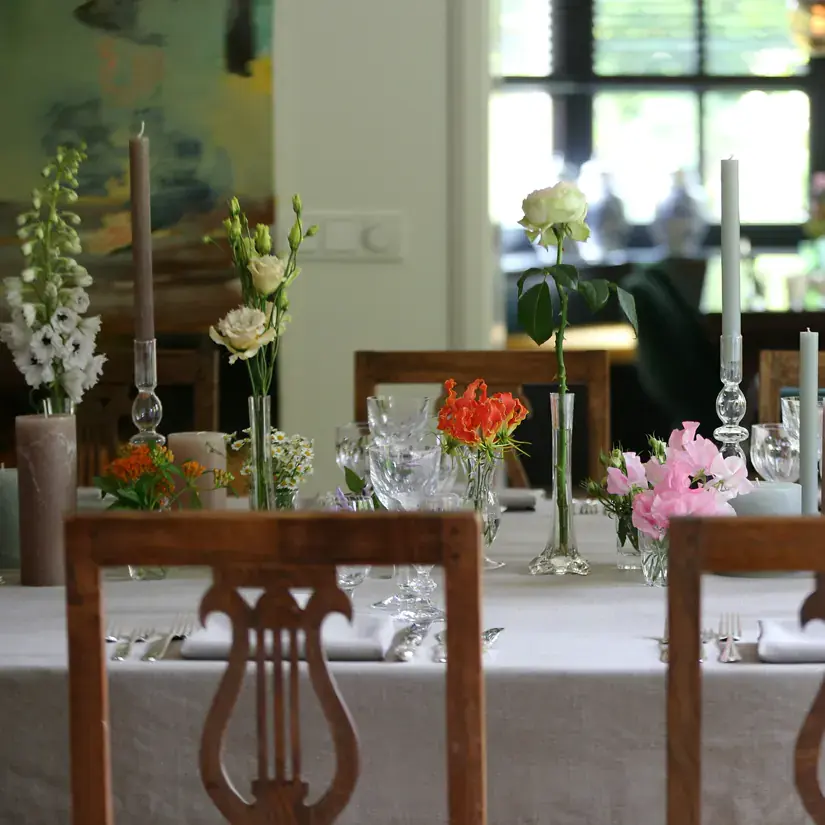 Tafel versiering voor een bruiloft door Pasmans Bloemen